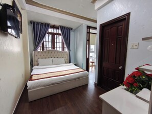 Deluxe Double Room, City View | Blackout drapes, soundproofing, iron/ironing board, free WiFi - The Cloud Hotel (Thanh Pho Da Lat)