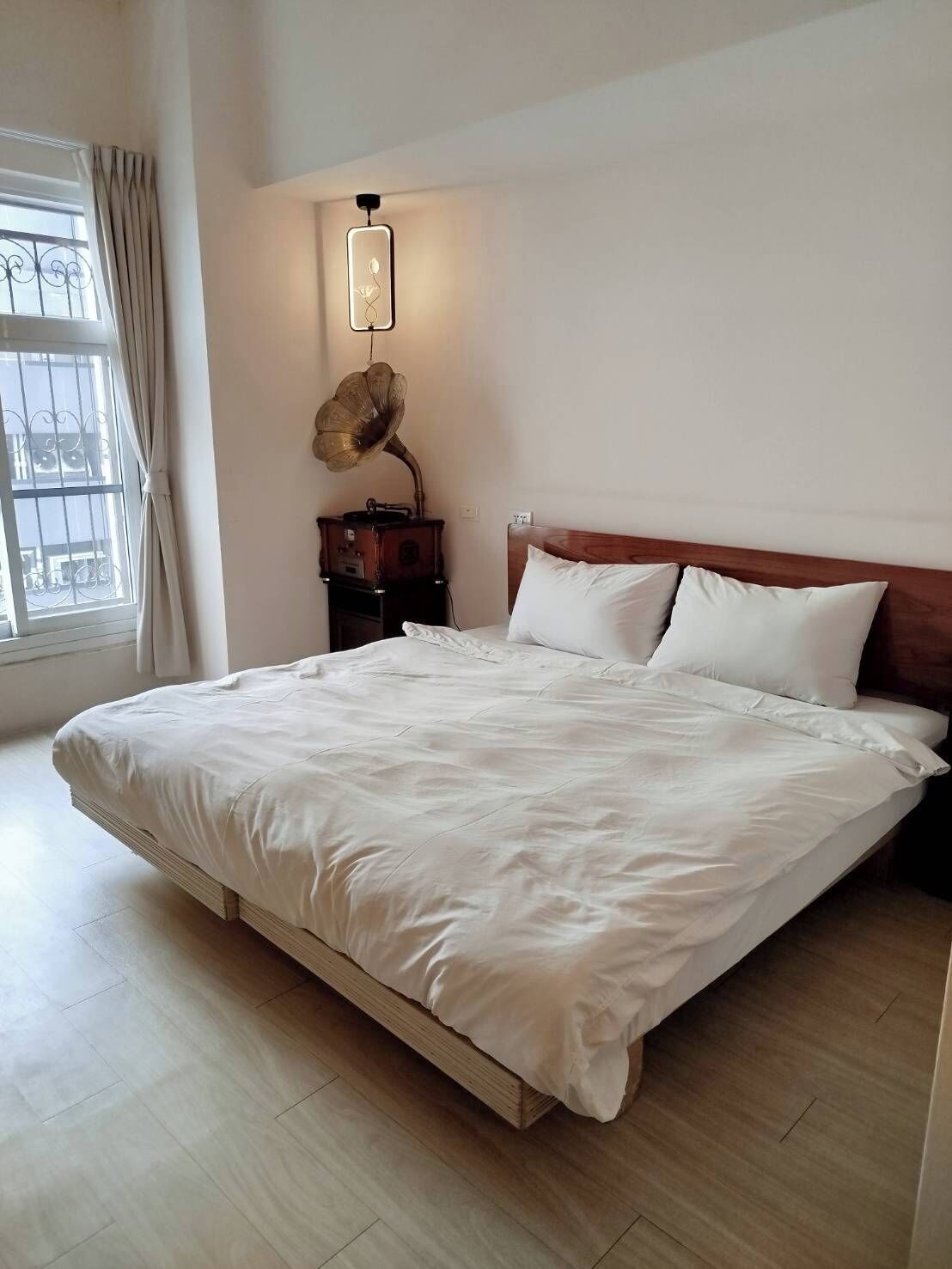 ستائر تعتيم وواي فاي مجانًا