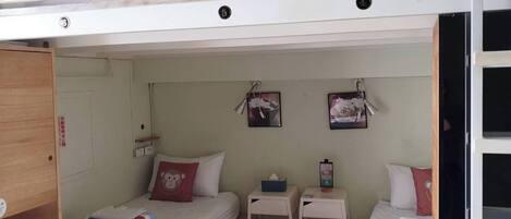 Verdunkelungsvorhänge, kostenloses WLAN