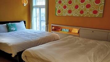 Blackout curtains, free WiFi