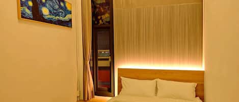 Classic Suite, City View | Blackout drapes, WiFi (free), bed sheets