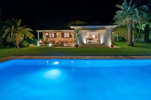 Pool - Villa Elle with private pool surrounded by greenery in Lacona (Capoliveri)