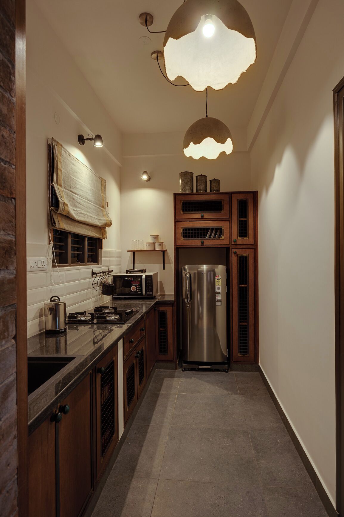 Apartemen Superior, patio, pemandangan kota | Dapur pribadi | Lemari es besar, microwave, kompor, dan peralatan masak/sendok-piring