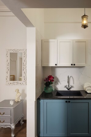 Victorian Style APT w/Balc 103 | Interior - Hoodo Zoe (Bengaluru)