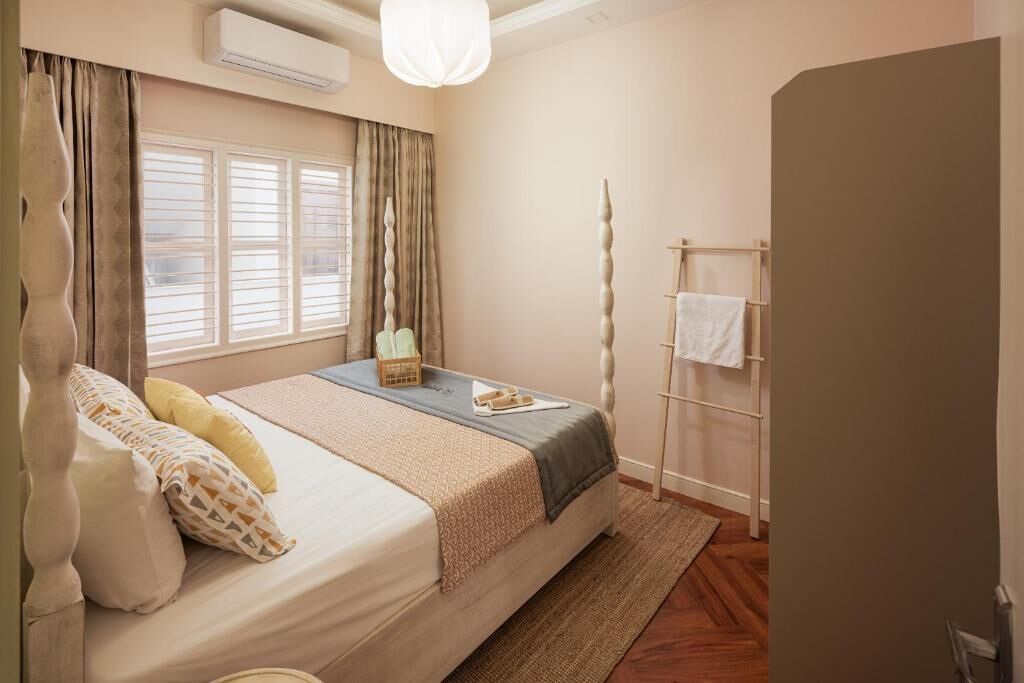 Espace de travail pour ordinateur portable, fer et planche à repasser