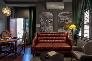 Magical Gothic 1 BHK APT w/Balc 203 | Living area - Hoodo Zoe (Bengaluru)