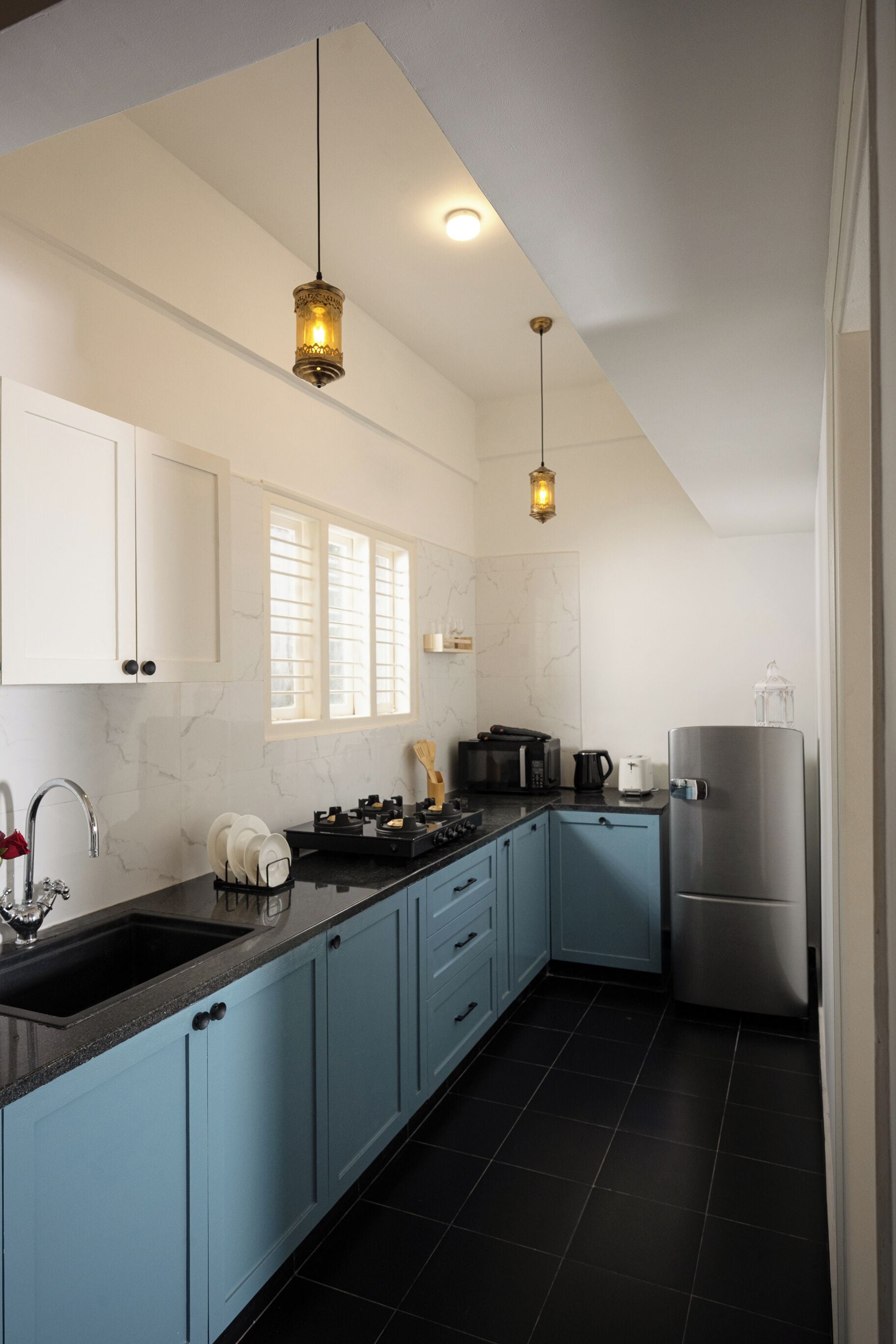 Apartemen Superior, patio, pemandangan kota | Dapur pribadi | Lemari es besar, microwave, kompor, dan peralatan masak/sendok-piring