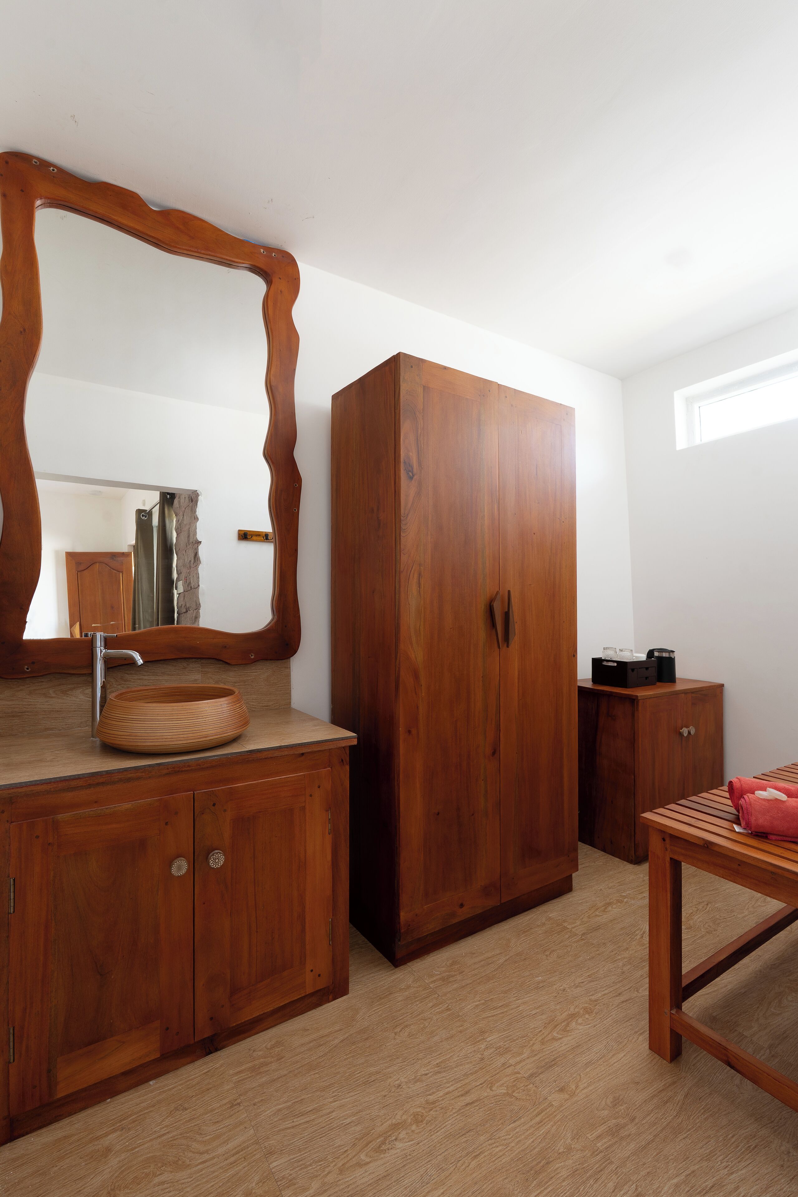 المنشأة من الداخل