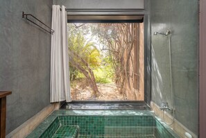 Shower, hair dryer, towels, soap - Luxury 5BR DarJ Marrakech: Pool, Chef, Butler. Near Golfs & 10km Center (Marrakesh)