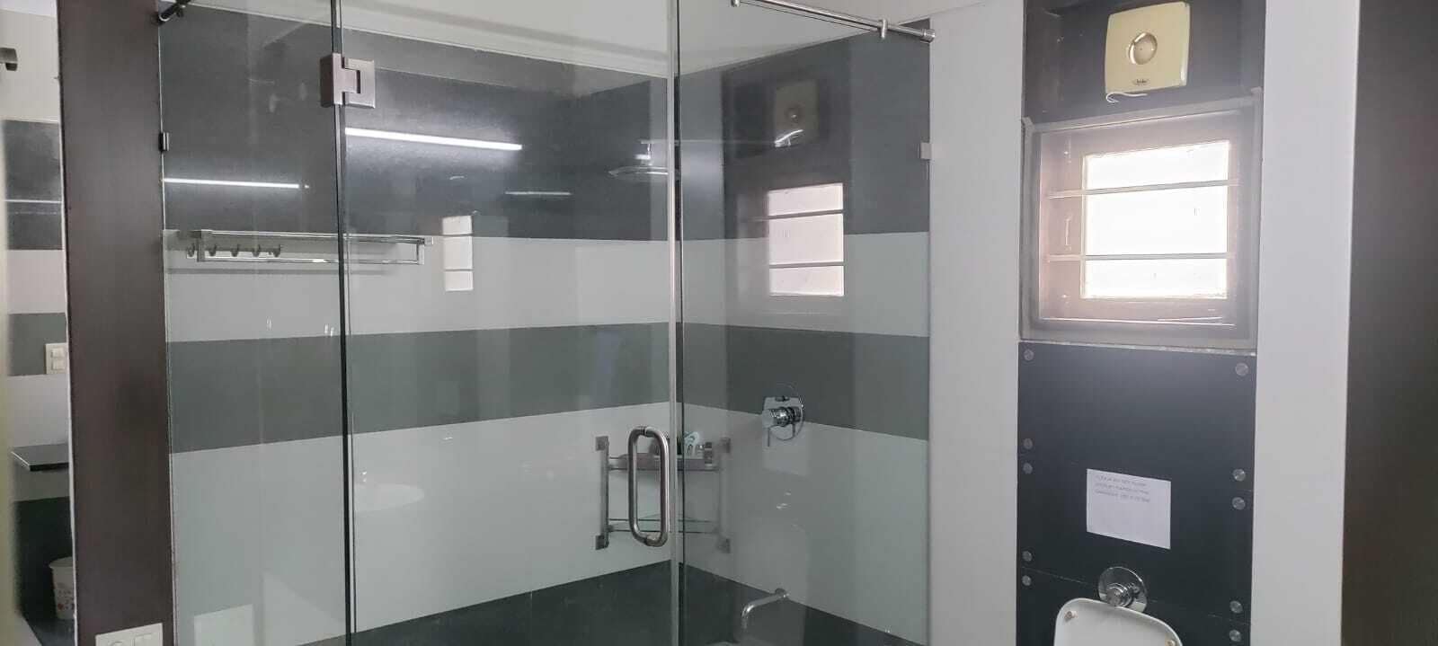 Doccia, asciugacapelli, bidet, asciugamani