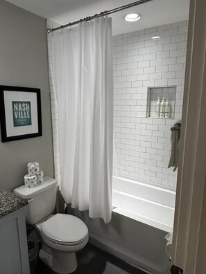Hair dryer, towels, soap, toilet paper - Heart of 12th South - Walk to Everything! - 4 Beds (Nashville)