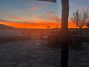 Terrace/patio - Bring Your Boat! Rocker B-Hell’s Gate-Cliffs + washer-dryer-Sportsman’s World (Strawn)