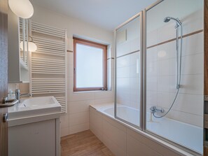 Shower - Spacious holiday flat with garden (Mittersill)