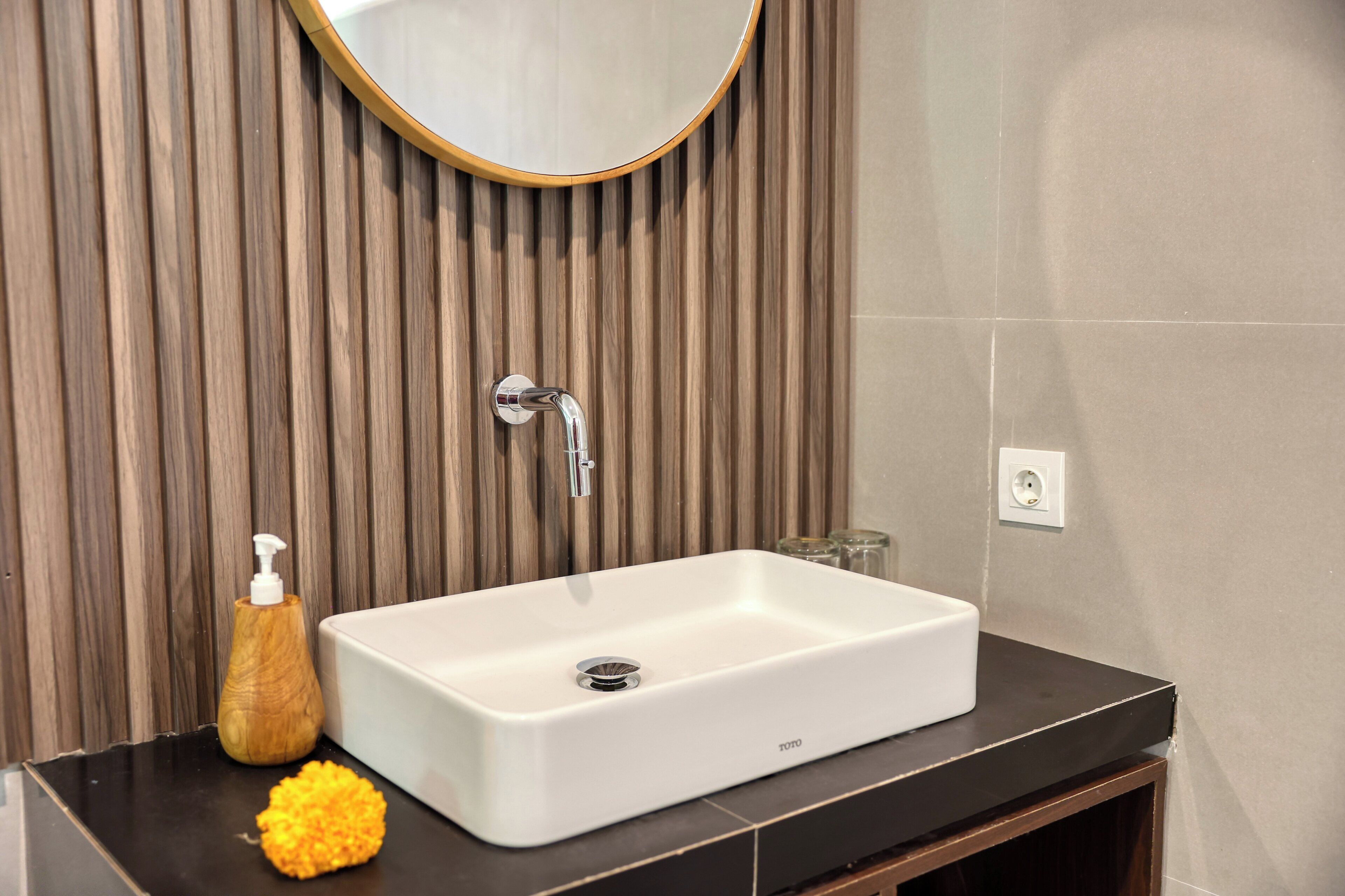 Suite Deluxe | Baño | Regadera, secadora de cabello, toallas, jabón 