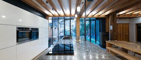 Fridge, microwave, dishwasher, coffee/tea maker