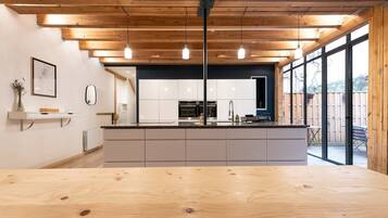 Fridge, microwave, dishwasher, coffee/tea maker