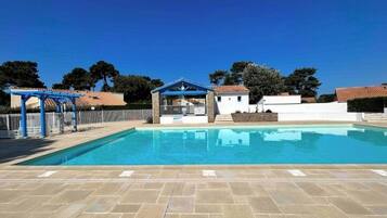 Piscine extérieure, piscine chauffée