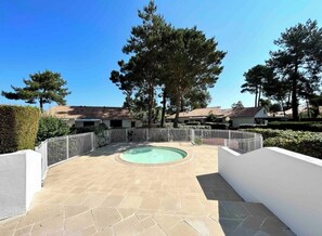 Piscine extérieure, piscine chauffée