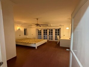 4 habitaciones, tabla de planchar con plancha y wifi 