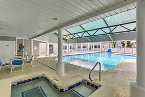 Pool - Ocean Breezes & 2 Pools: 1 Block to the Sand (Myrtle Beach)