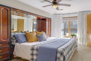 3 Schlafzimmer, Schreibtisch, Bügeleisen/Bügelbrett, Reisekinderbett