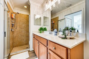 Hair dryer, towels - 8 Mi to Dtwn Naples: Condo w/ Resort Amenities! (Naples)