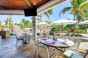 Outdoor dining - 8 Mi to Dtwn Naples: Condo w/ Resort Amenities! (Naples)