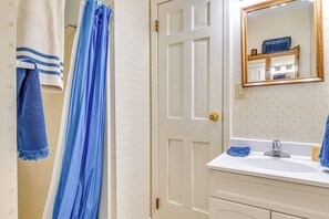 Hair dryer, towels
