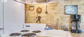 Walkable & Convenient! Main Street Stay in Delphi