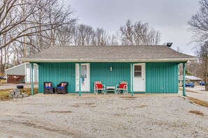 Exterior - Walkable & Convenient Main Street Studio in Delphi (Delphi)