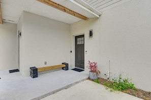 Exterior - 4 Mi to Outlets! Townhome Near Tampa North Airport (Lutz)