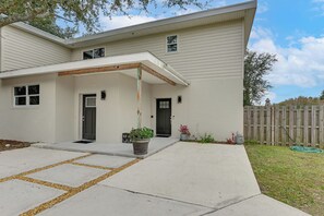 Exterior - 4 Mi to Outlets! Townhome Near Tampa North Airport (Lutz)