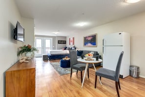 Interior - Cozy Condo in the Heart of Canmore (Canmore)