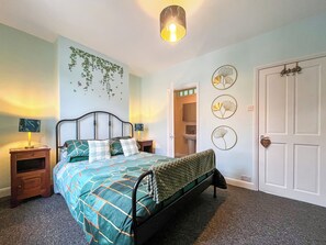 3 bedrooms, free WiFi - 3 bedroom accommodation in Scarborough (Scarborough)