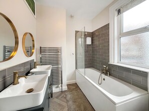 Towels - 3 bedroom accommodation in Scarborough (Scarborough)