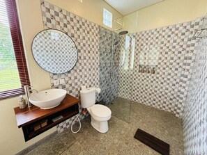 Superior Double Room, Balcony, Pool View | Bathroom - Pondok Wisata Amerta Semaya Agung (Ubud)