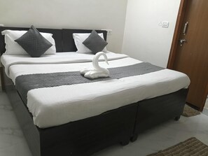 Family Room, City View | Desk, free WiFi - The Divine Stay (Gurugram)