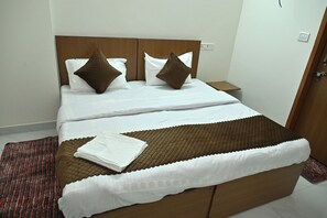 Standard Room, City View | Desk, free WiFi - The Divine Stay (Gurugram)