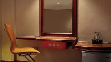 Chambre Double Supérieure, pas de fenêtre | Bureau, rideaux occultants, Wi-Fi gratuit, draps fournis