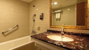 Chambre Quadruple Deluxe | Salle de bain