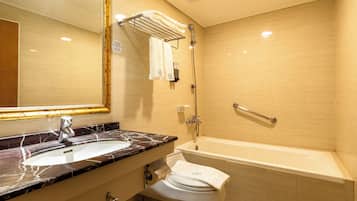 Dobbeltrom – standard, ingen vinduer | Bad