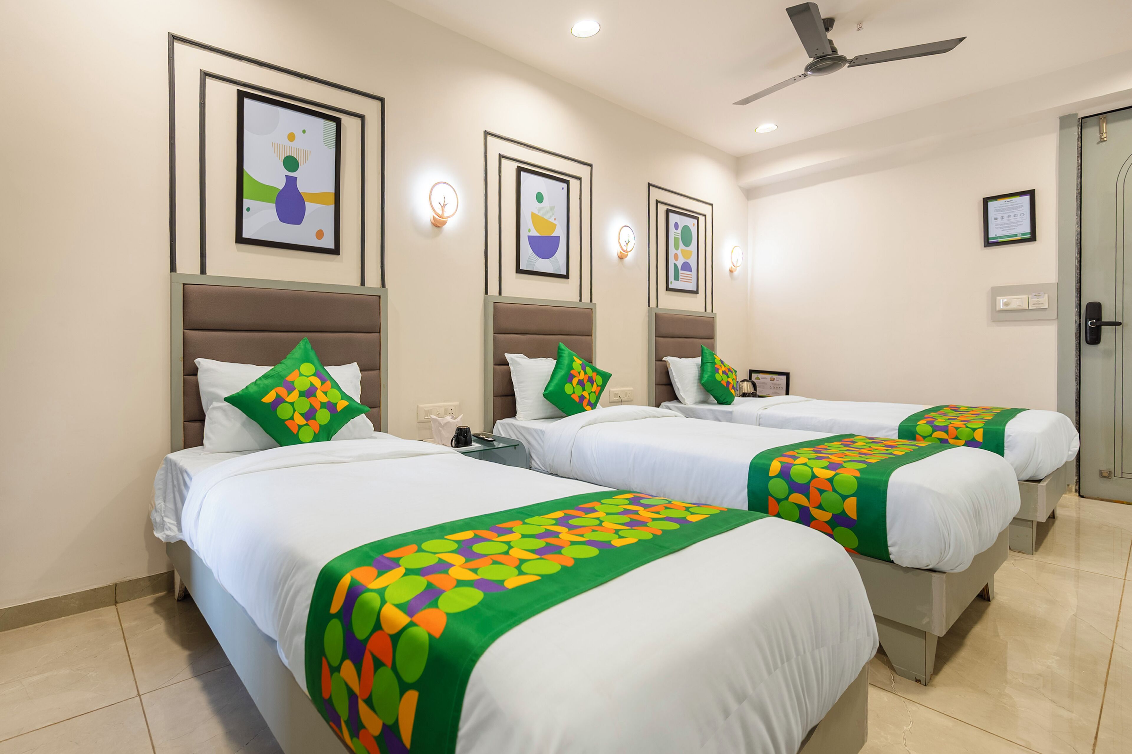 Standard Double Room | Desk, iron/ironing board