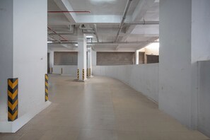 Free self parking - Treebo Arizona (Gandhinagar)