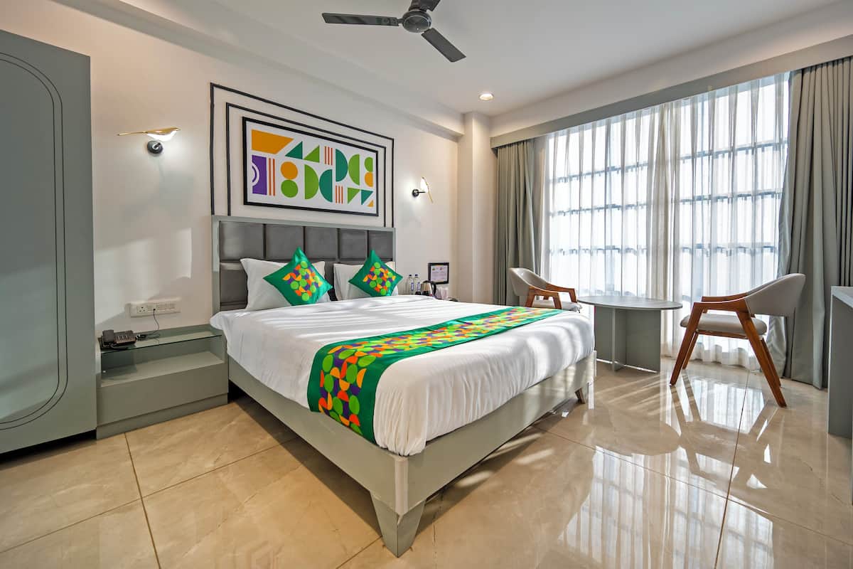 Premium Double Room | Desk, iron/ironing board