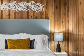 Een strijkplank/strijkijzer, gratis wifi, beddengoed