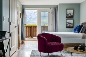 Iron/ironing board, free WiFi, bed sheets - Stunning Mountain View Cozy Studio for Small Grp (Canmore)