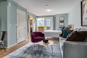 Smart TV - Stunning Mountain View Cozy Studio for Small Grp (Canmore)
