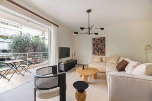 Smart TV - Marousi 2BR Prestige Apartment (Marousi)