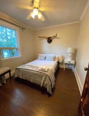 2 bedrooms, WiFi, bed sheets