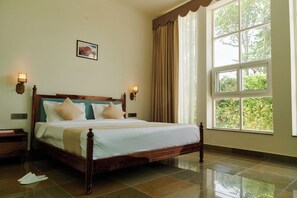 Luxury Studio Suite | Free WiFi - Free Birds Bungalow (Amer)